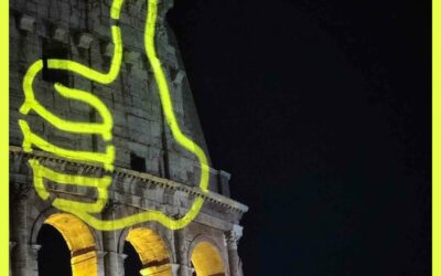 Accendi la Speranza: perché Peter Pan ha messo un pollice recto sul Colosseo?