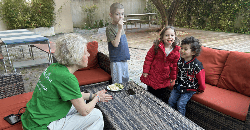 Dopo quasi 11 anni, Paola continua a tornare ogni settimana. E il motivo è molto concreto.